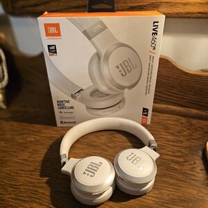 JBL Live 460NC Bluetooth Headphones